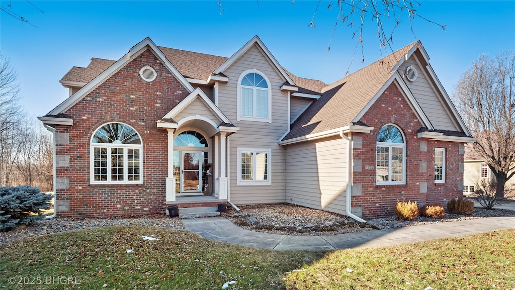 view of front of house with a front yard