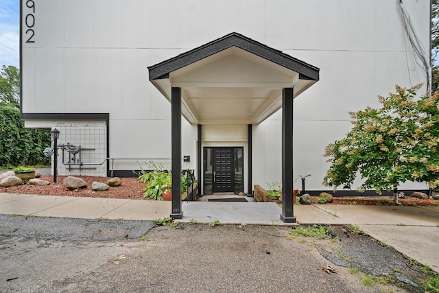 view of entrance to property