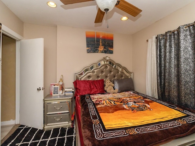 bedroom featuring ceiling fan