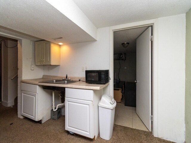 5820 Urbandale Ave, Des Moines, IA 50322 - office space with light carpet and a textured ceiling