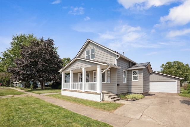 view of front of house featuring a porch and a front lawn