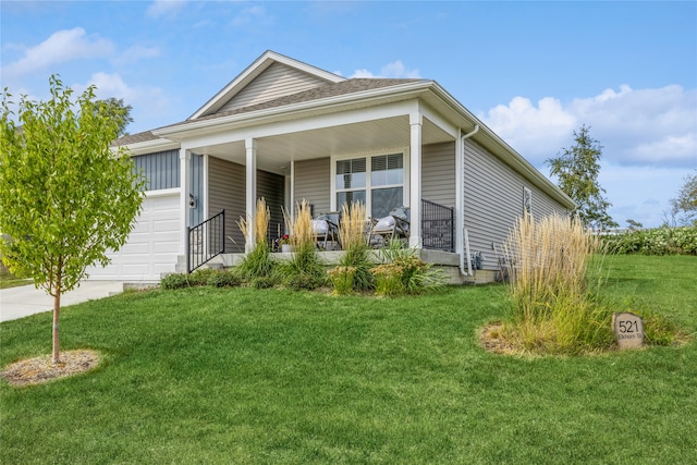 view of front of house featuring a front lawn and covered porch