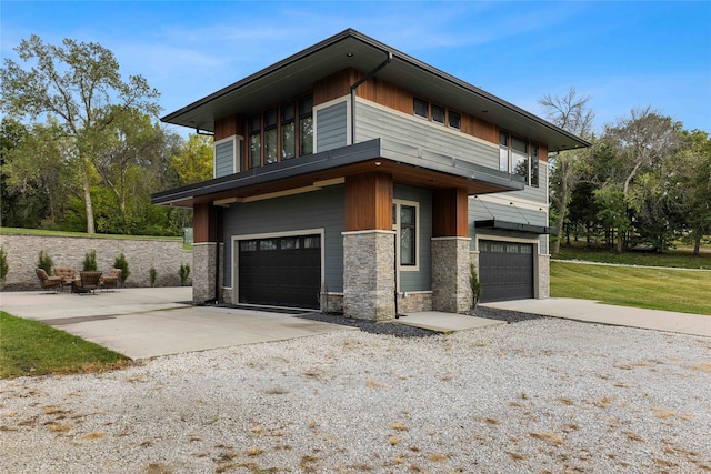 view of front facade with a garage