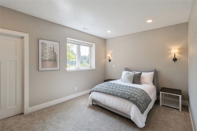 bedroom with carpet flooring