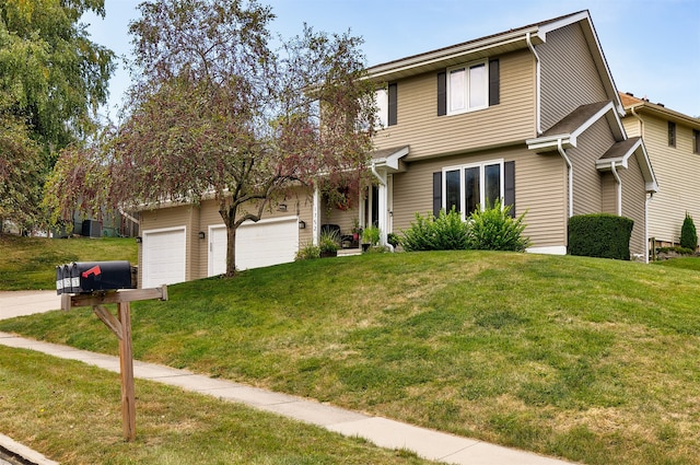 view of front of house featuring a front lawn