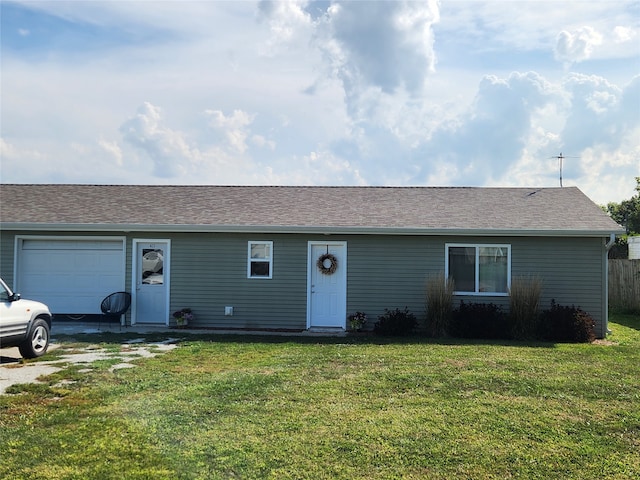 single story home featuring a front yard