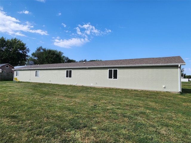 621/623 Burlington St, Harvey, IA 50119 - back of property featuring a lawn