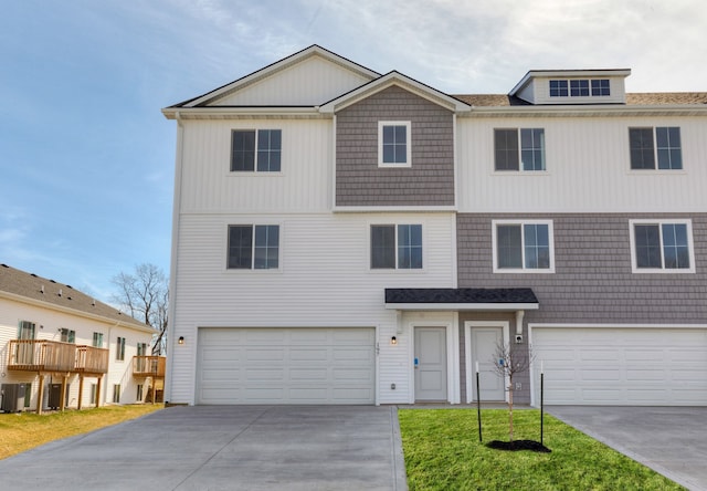 view of front of house featuring a garage