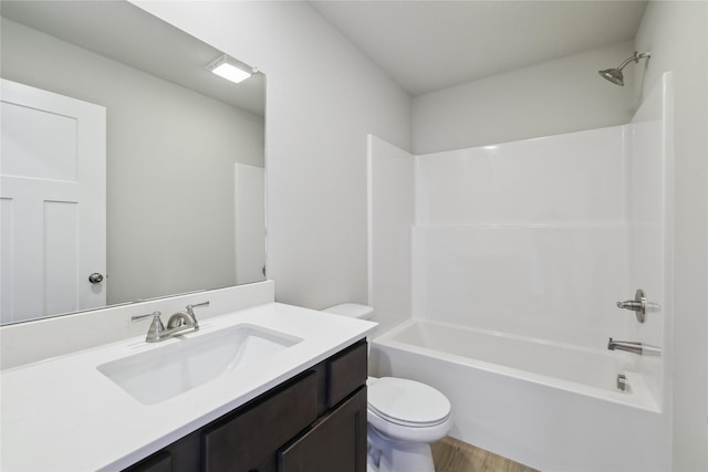 2105 White Oak Ln, Granger, IA 50109 - full bath featuring vanity, shower / tub combination, and wood finished floors