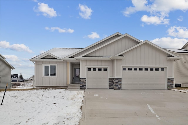 view of front of house featuring a garage