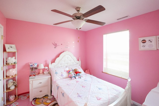 bedroom with ceiling fan