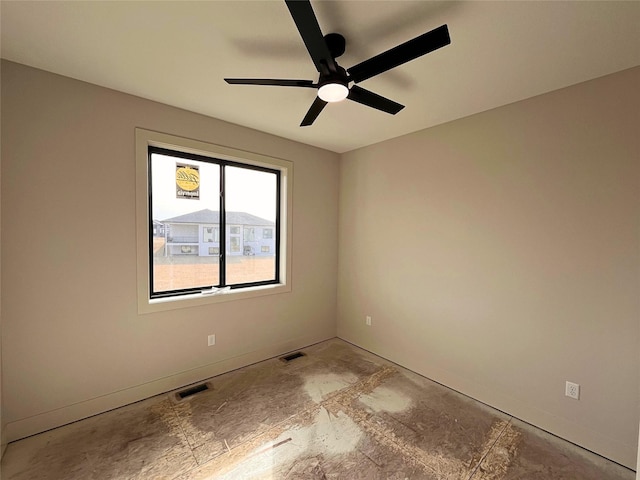 empty room featuring ceiling fan