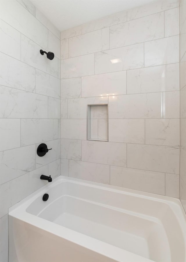 18016 Tanglewood Dr, Clive, IA 50325 - full bath with shower / bathtub combination
