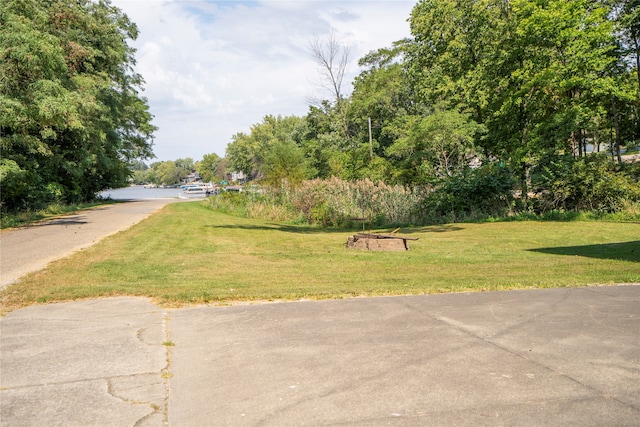 exterior space featuring a yard