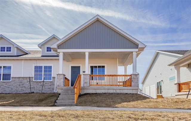 view of front of home featuring a porch