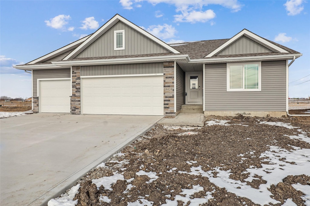 view of front of house featuring a garage