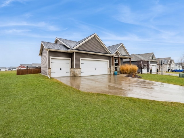 view of front of home featuring a front lawn