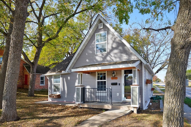 bungalow-style house with covered porch