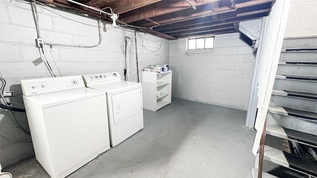 laundry area featuring washer and clothes dryer