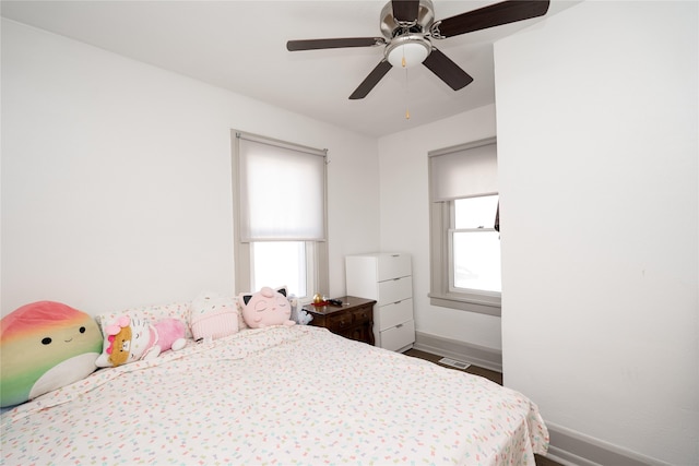 bedroom featuring ceiling fan