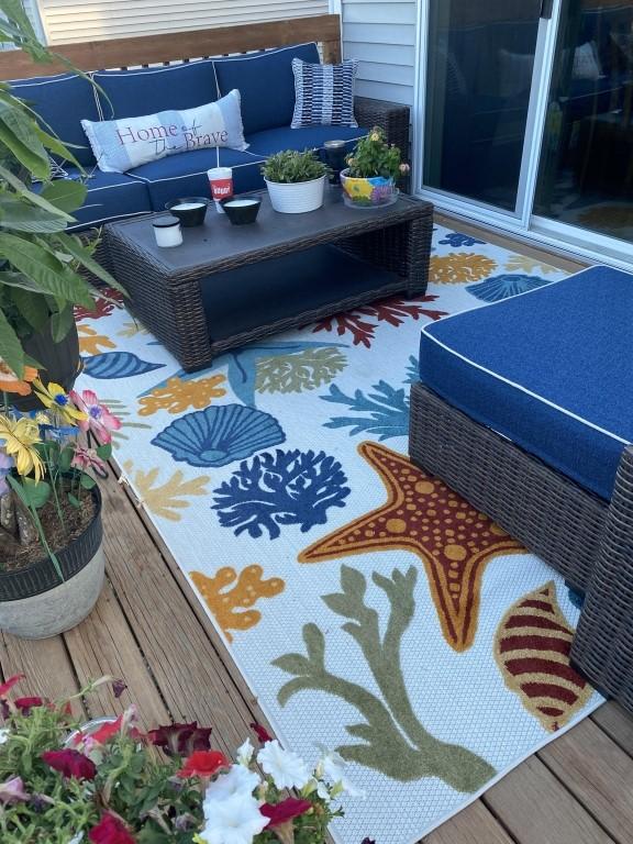 balcony with outdoor lounge area