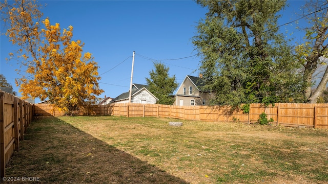 803 W Nevada St, Marshalltown, IA 50158 - view of yard