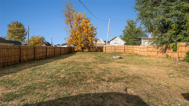 803 W Nevada St, Marshalltown, IA 50158 - view of yard