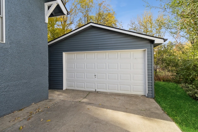 view of detached garage