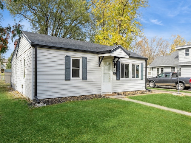 view of front of house with a front yard