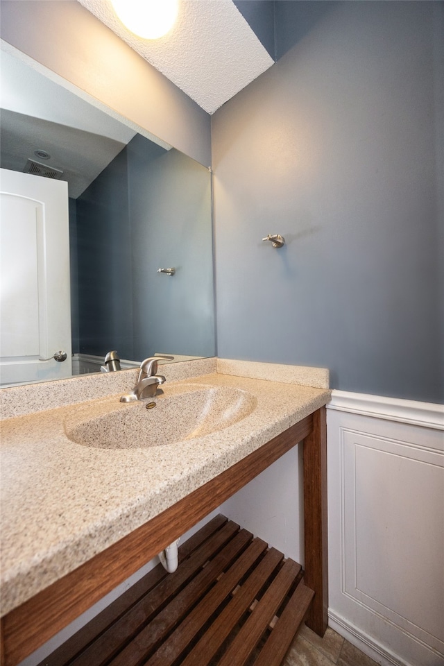 bathroom with sink