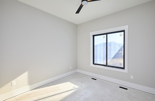 empty room with ceiling fan