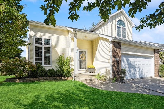 view of front of property with a front yard