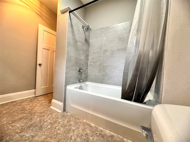 bathroom featuring shower / tub combo