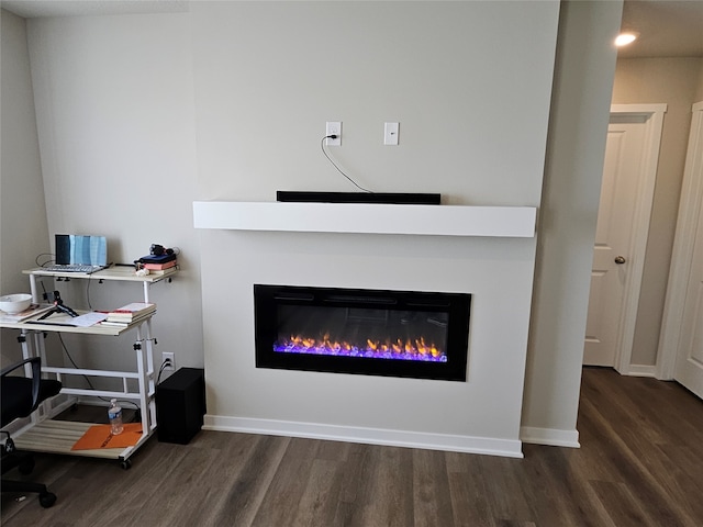 room details featuring hardwood / wood-style floors