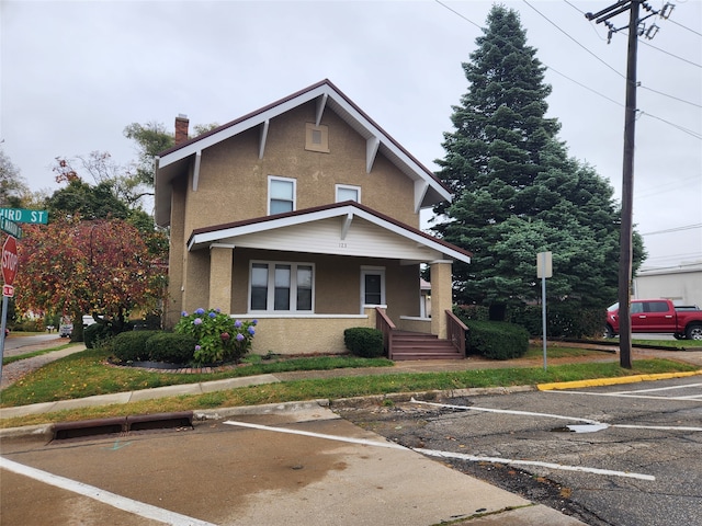 view of front facade featuring covered porch