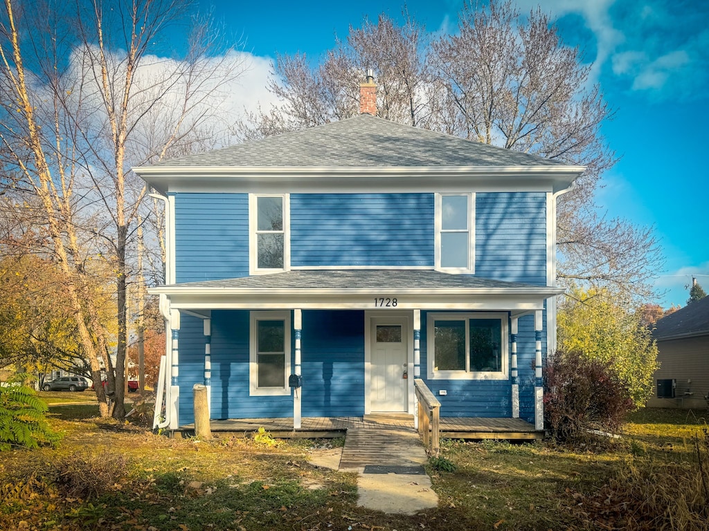 front of property with covered porch