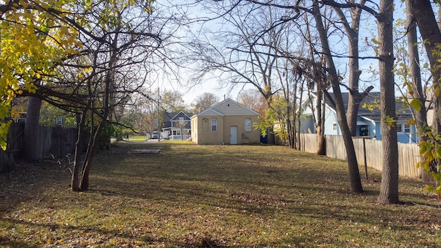 1215 21st St, Des Moines, IA 50311 - view of yard