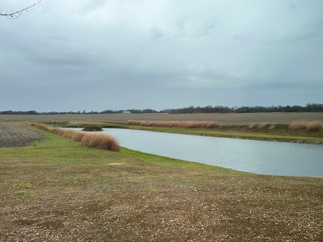 water view featuring a rural view