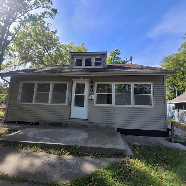 view of front of house with a patio