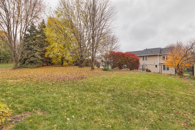 6562 Center St, West Des Moines, IA 50266 - view of grassy yard