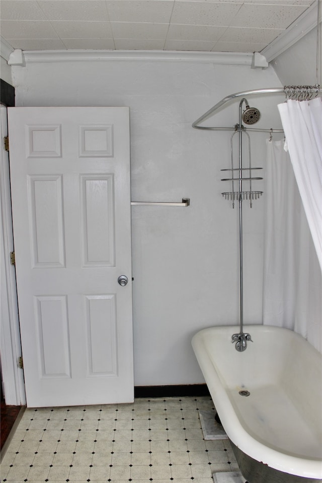 bathroom featuring shower / tub combo with curtain