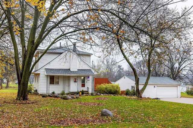 view of front of house featuring a front yard