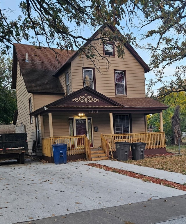 view of front facade with a porch