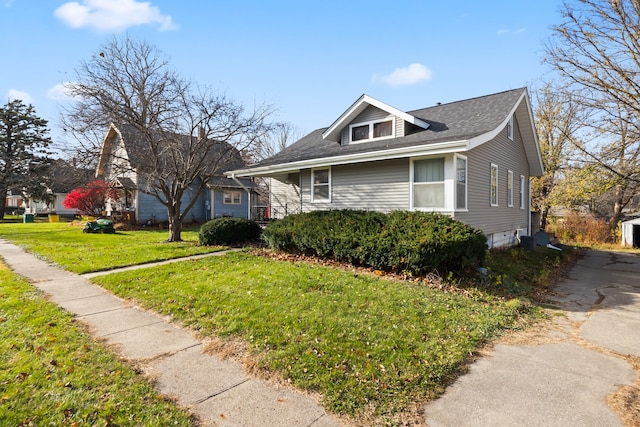 view of front of house with a front yard