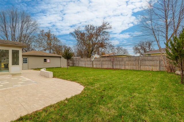 view of yard with a patio