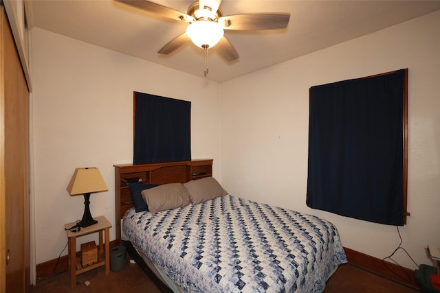 bedroom with ceiling fan