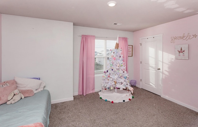 bedroom featuring carpet floors