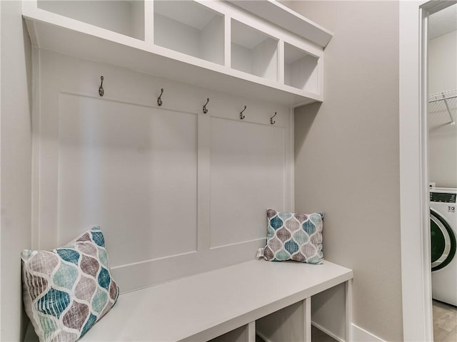 mudroom with washer / dryer