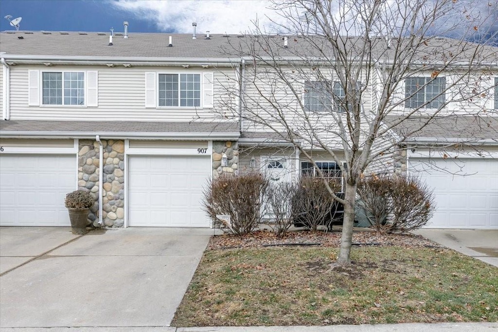 view of front of home featuring a garage