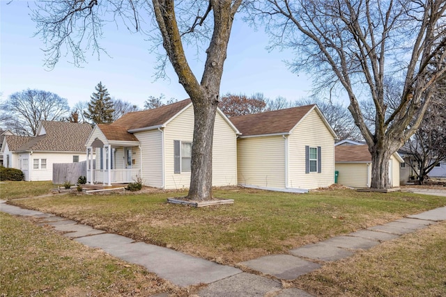 view of front of property with a front lawn